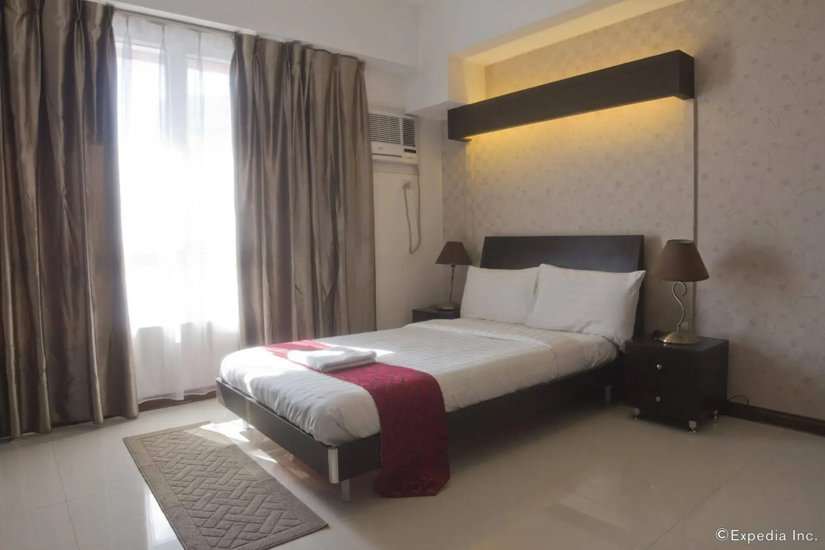 Sunshine City Suites