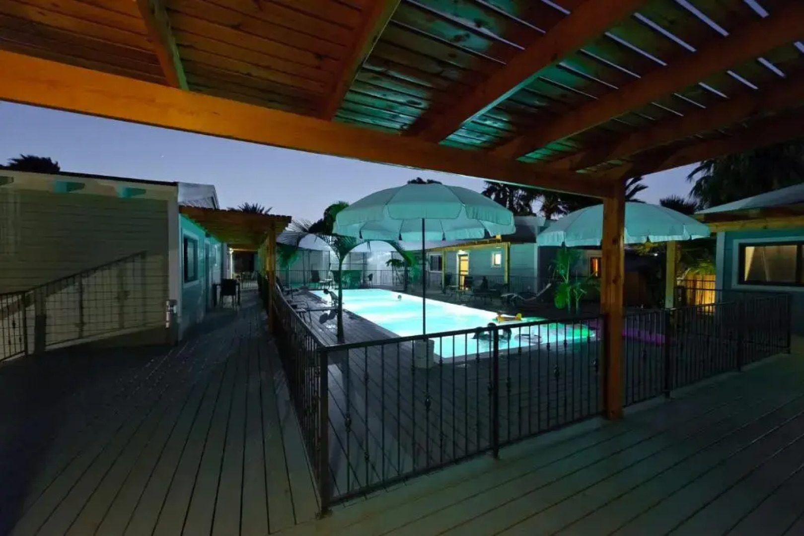 Somewhere - Chalets in the Arava