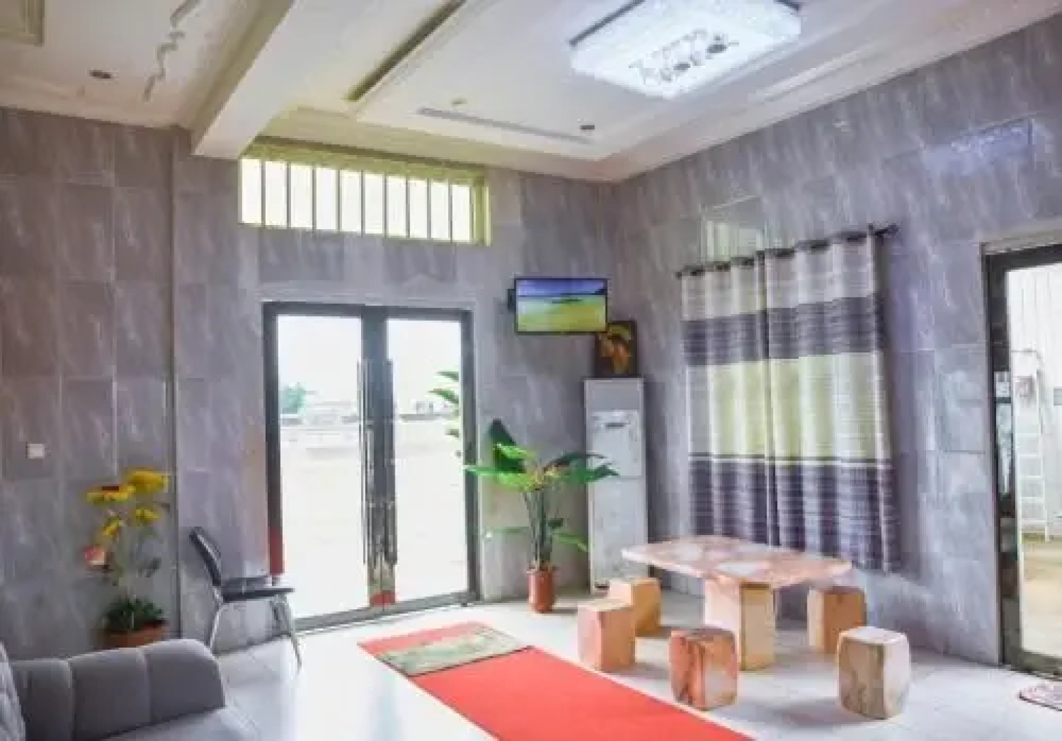 White Horse Hotel Benin