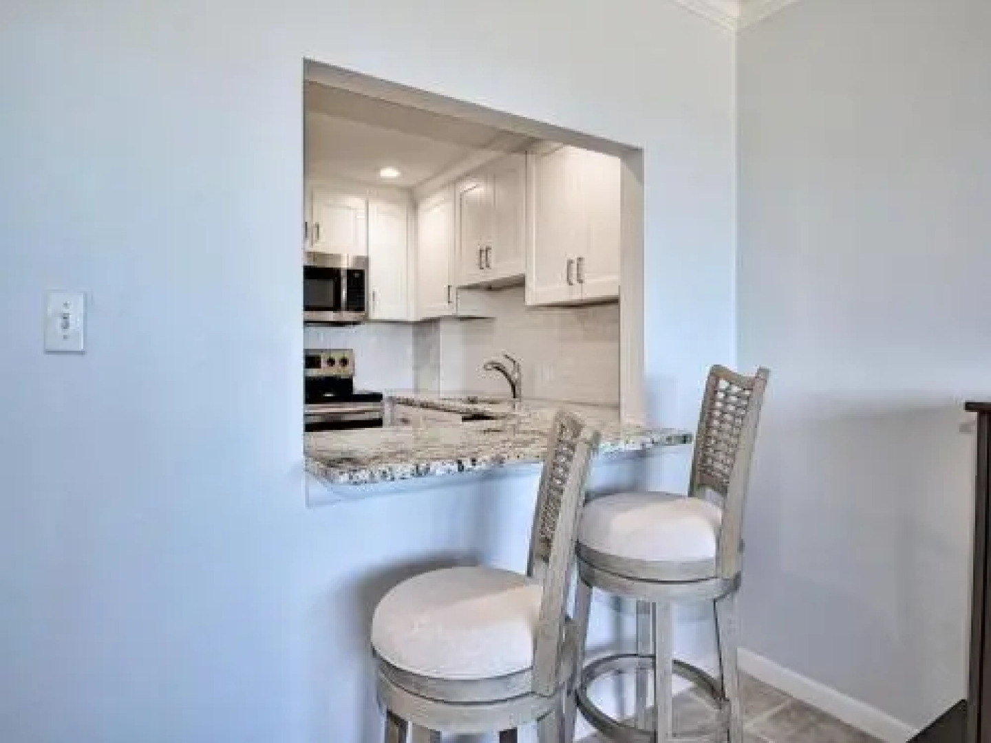 Harbour Light Towers 1603 2 Br condo by RedAwning