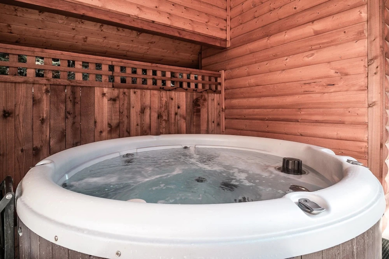 Tivoli Chalet Apartment 3 NW Comfy Cabins