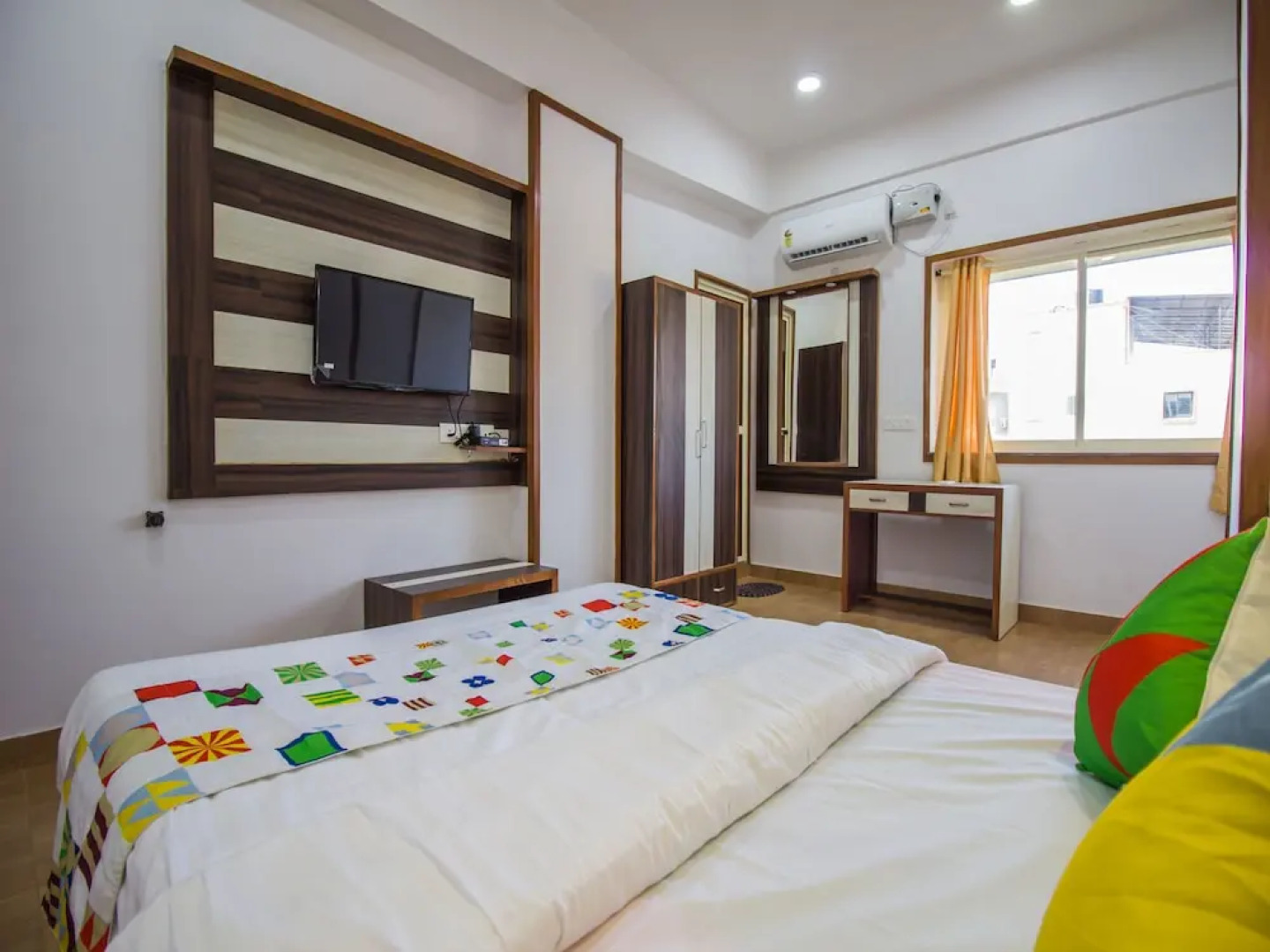 OYO 15125 Home Modern Studio Near Mall De Goa