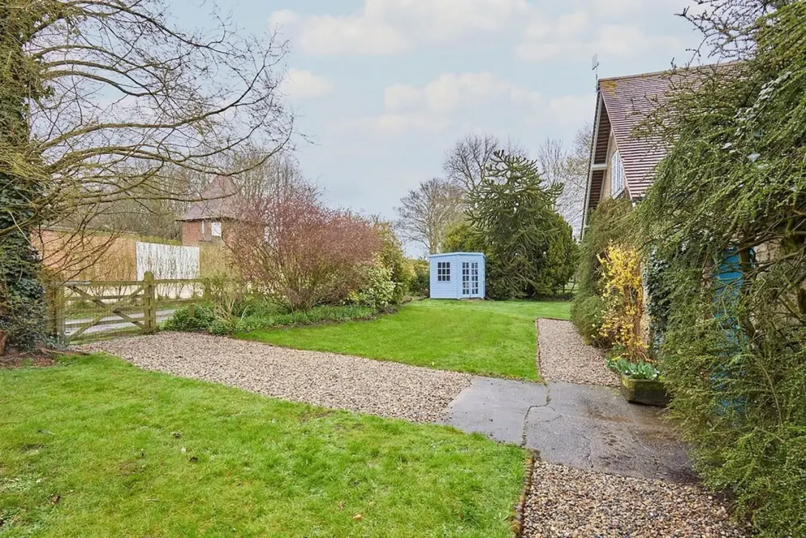 Host Stay Gardeners Cottage