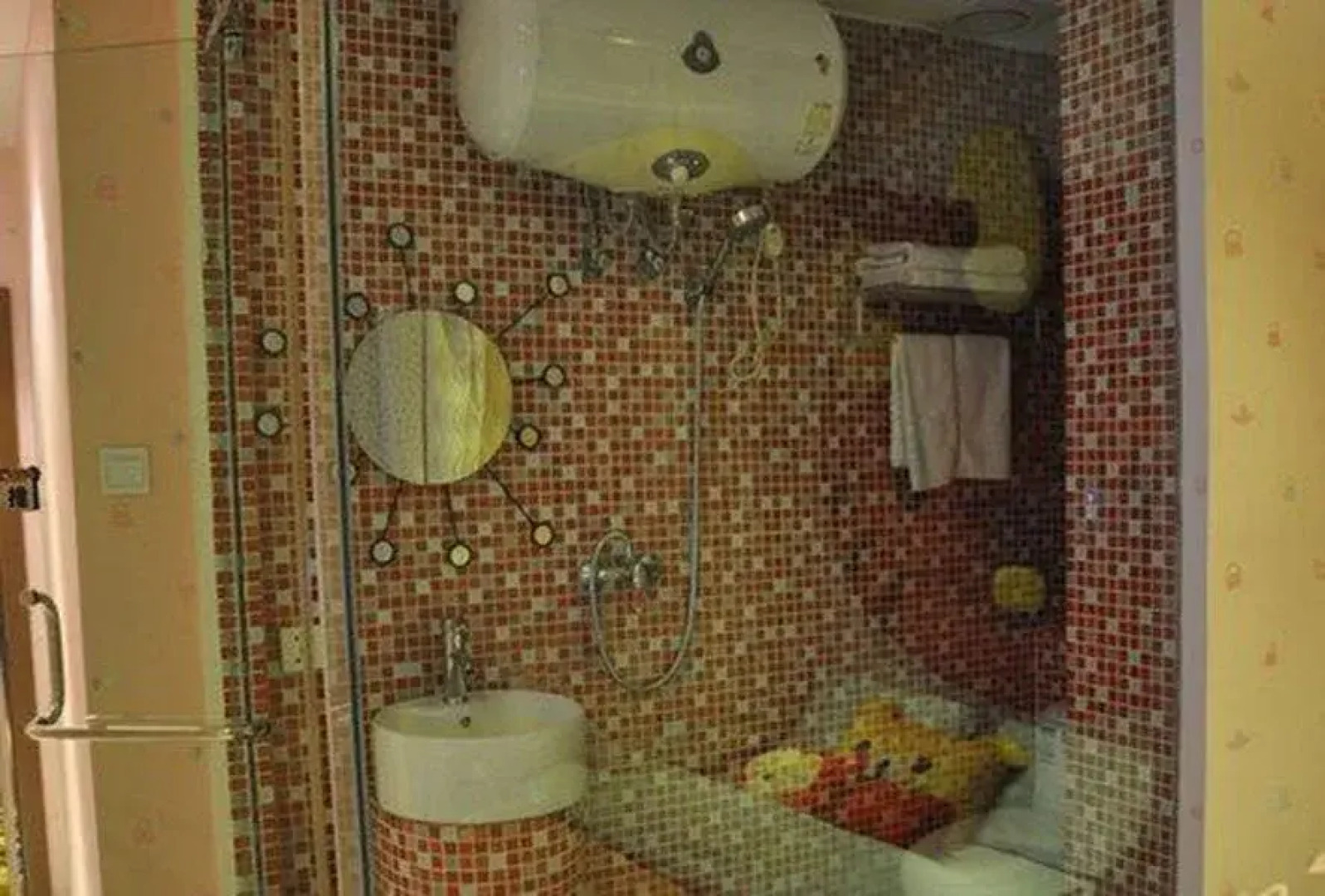 Dalian Seasons Urban Theme Hotel