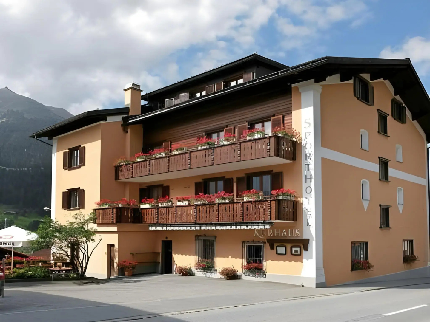 Madrisa Lodge