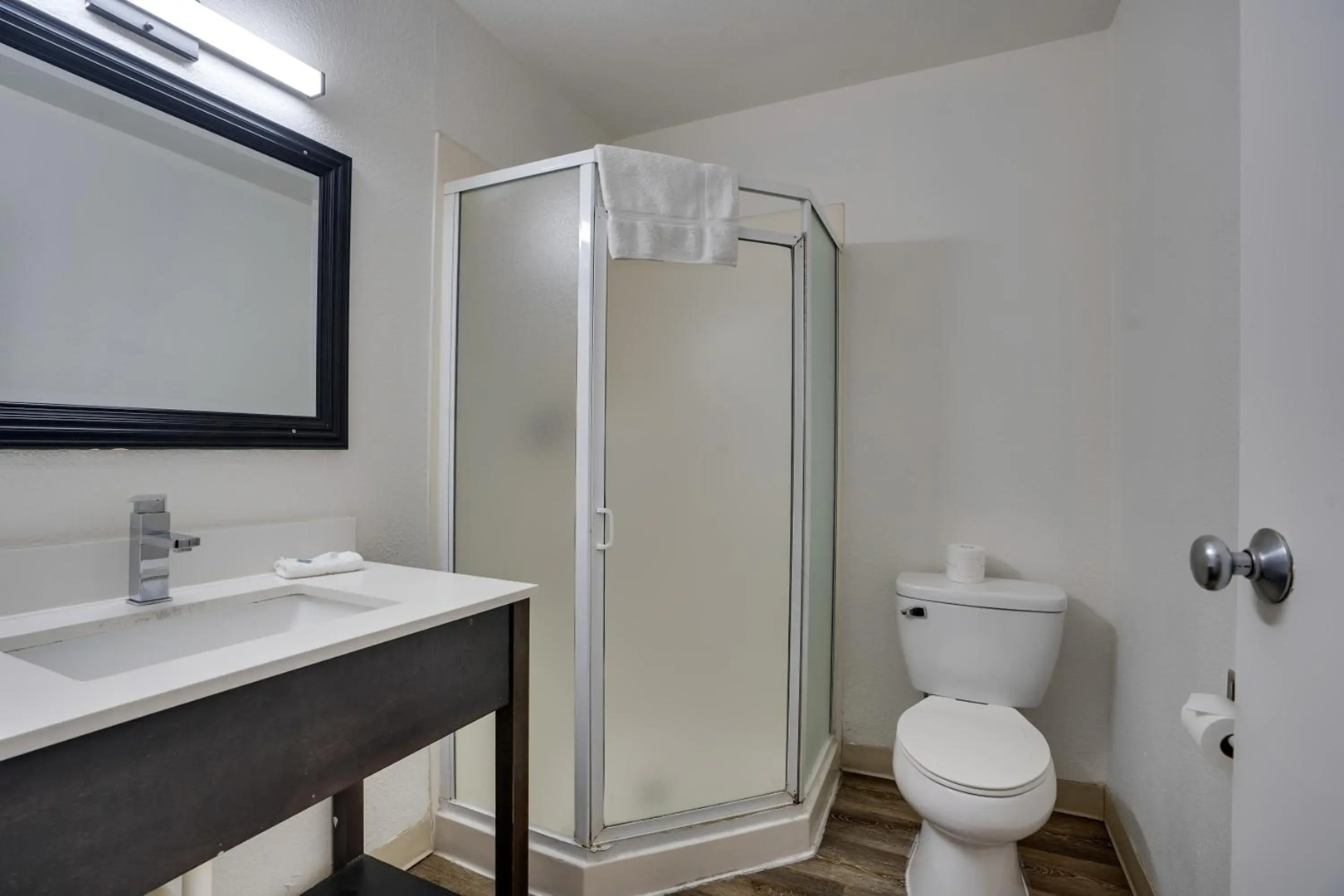 Econo Lodge Stockton near I-5 Fairgrounds