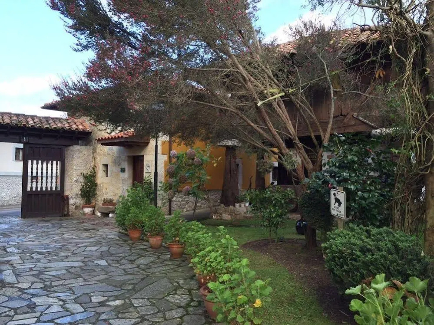 Apartamentos Rurales L'Arquera