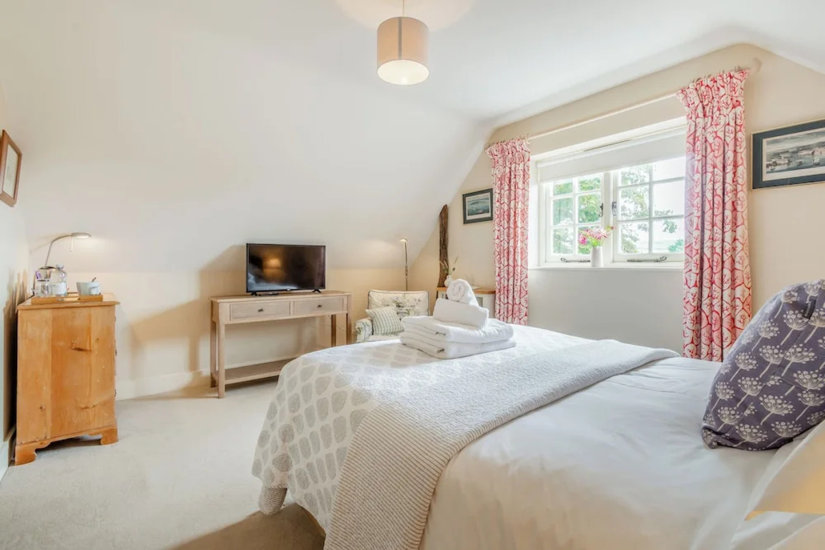 Elizabeth -Tiger Inn