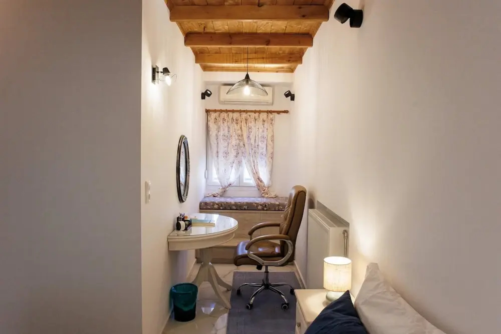 Kozani Central Nest - Homely Vibes