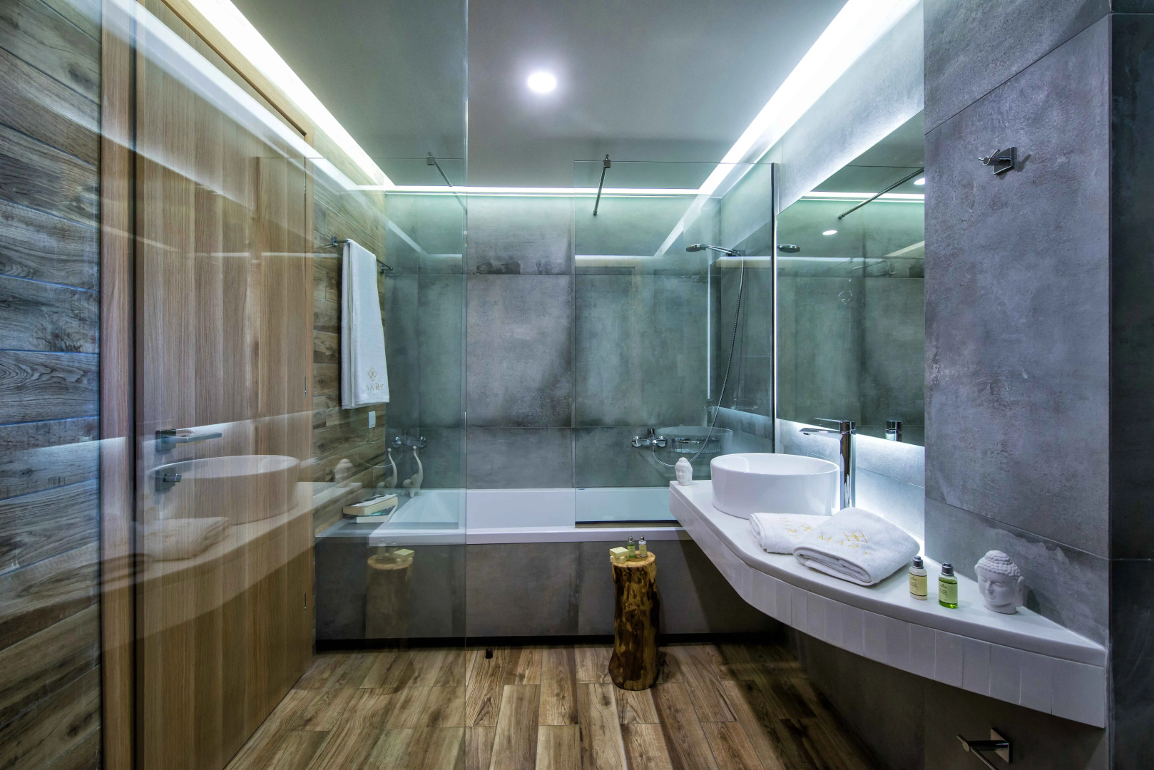 Mary Hotel & Mary Royal Suites