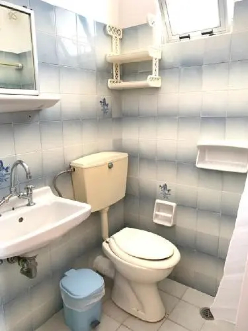 Prombona Petrino Spiti Studios