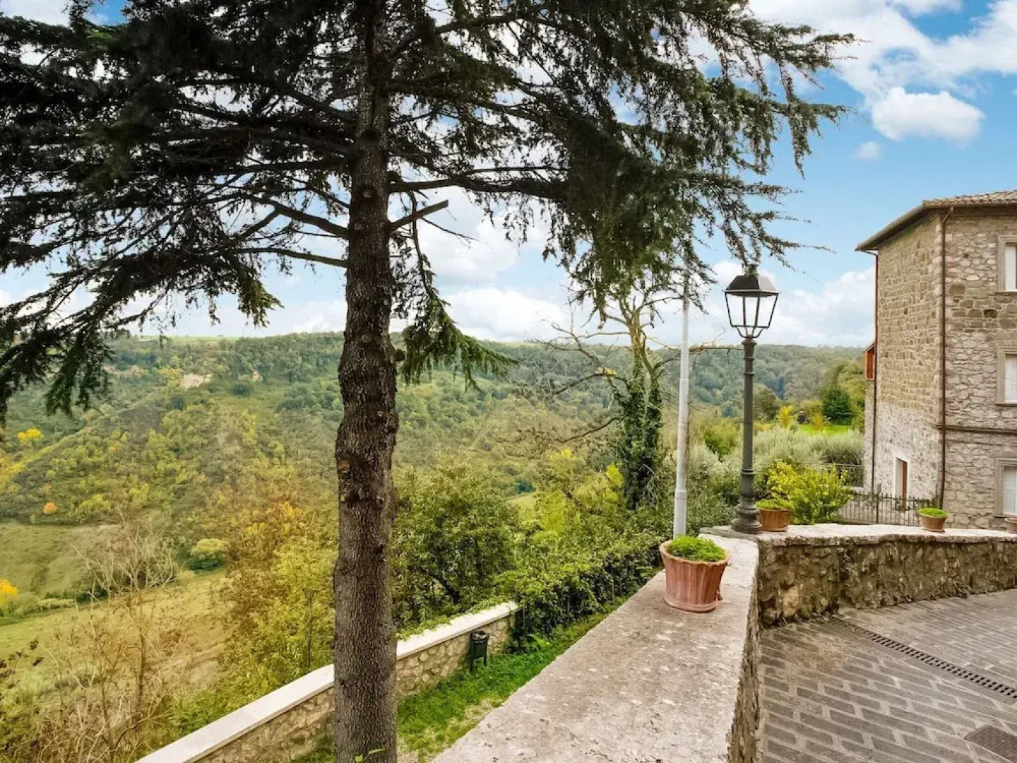 Villa in Rome With Pool & Tiber Valley Views