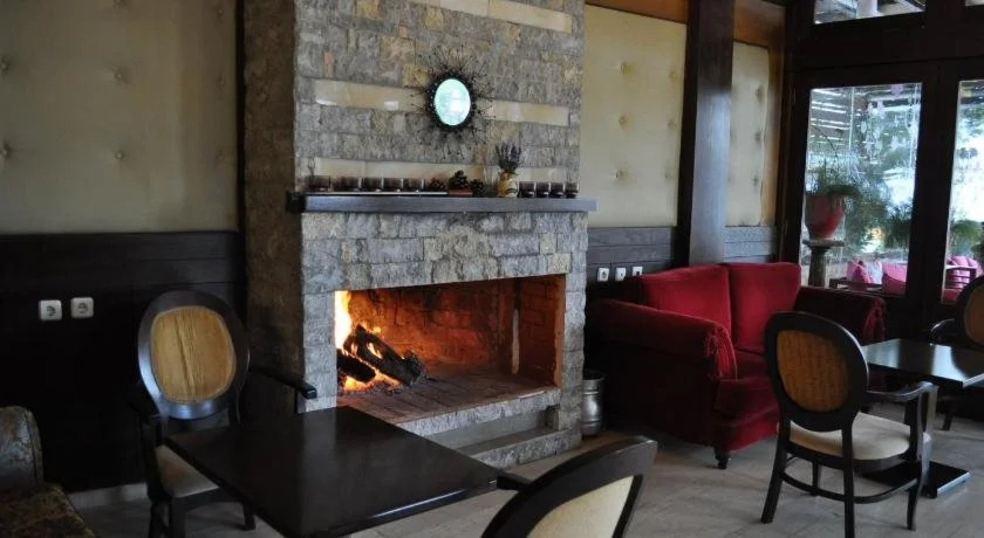 Okeania Seafront Rooms in Kamena Vourla