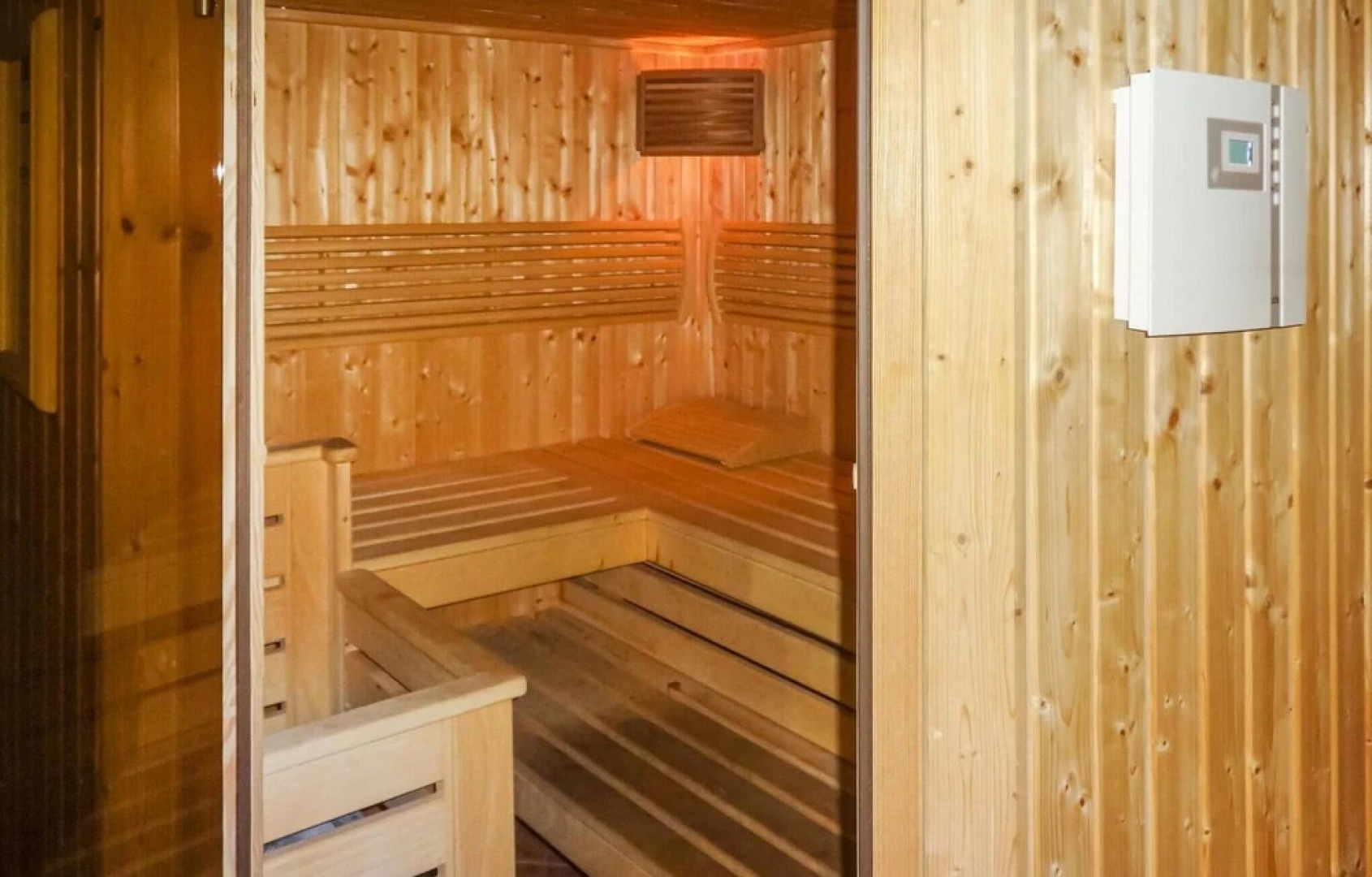 Stunning Home in Nowe Worowo With 5 Bedrooms, Sauna and Wifi