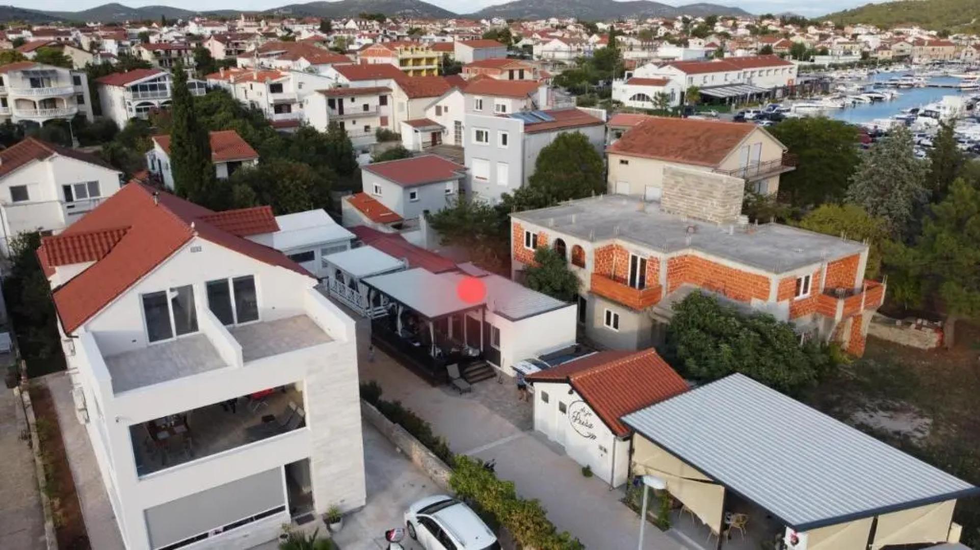 Pirovac Premium Luksuzni Mobile-Home on the beach 6 ležaja satelit tv wifi klima 2 x wc velika terasa full opremljena ljubimci dozvoljeni parkirno mjesto 10m do plaže pogodno za djecu mali obiteljski kamp 100m do centra mjesta