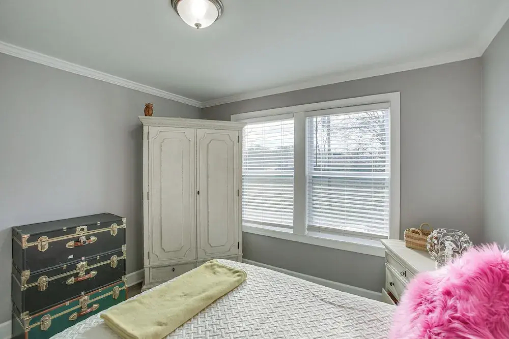Pet-friendly Gallatin Home w/ Deck, 1 Mi to Town!