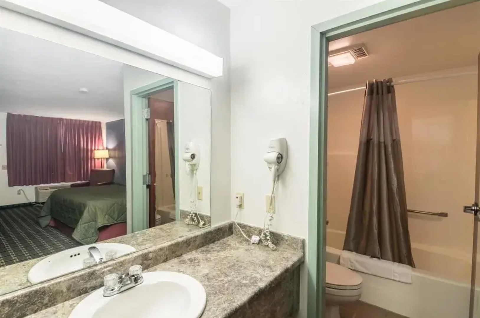 Premiere Inn & Suites