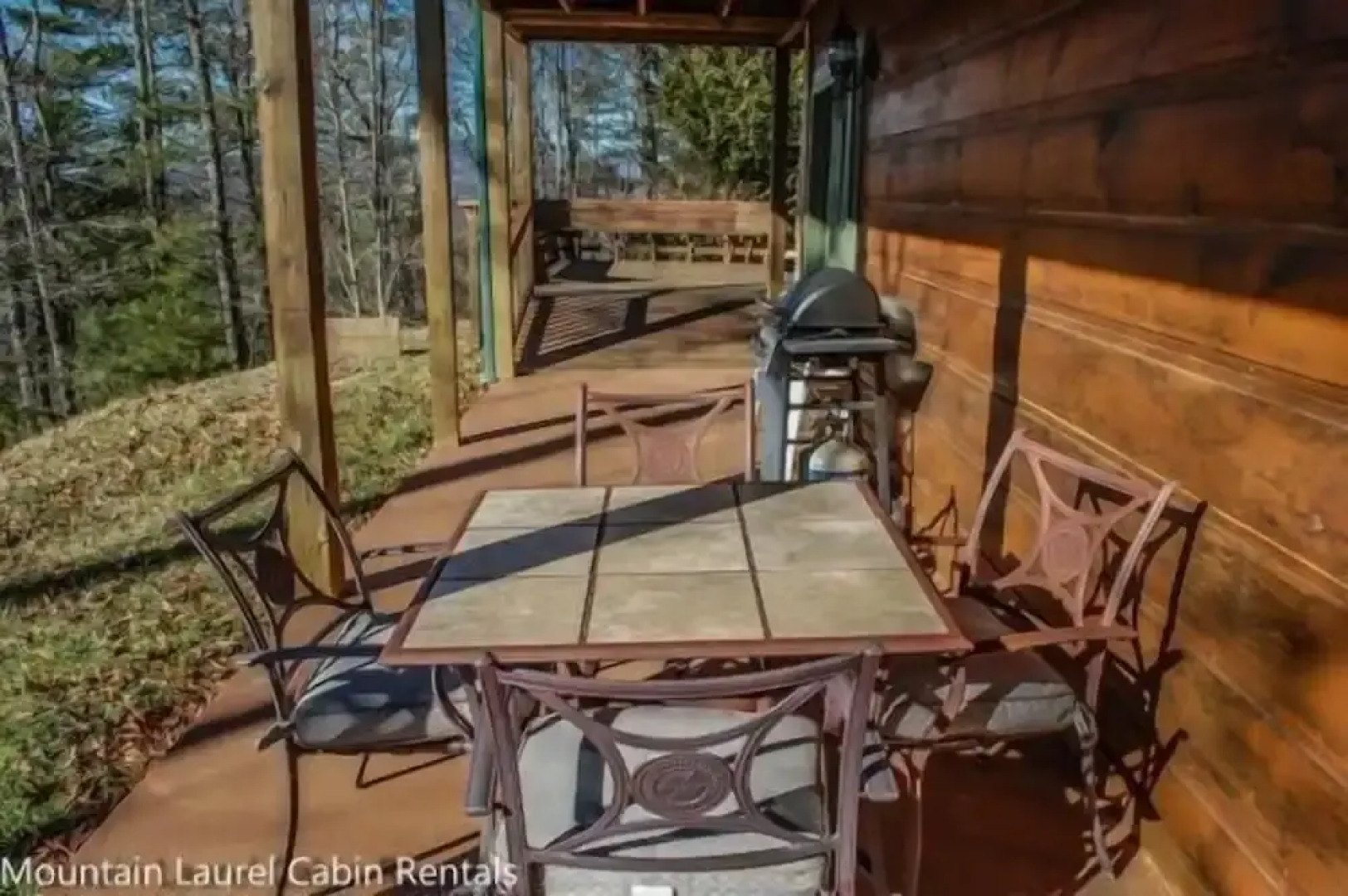 Sunset Ridge 3 Bedroom Apartment by Mountain Laurel Cabin Rentals