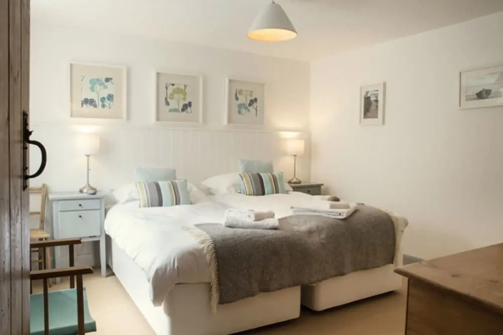 Superb detached Grade II conversion of an original Apple Mill with hot tub & FREE membership to nearby Leisure Club