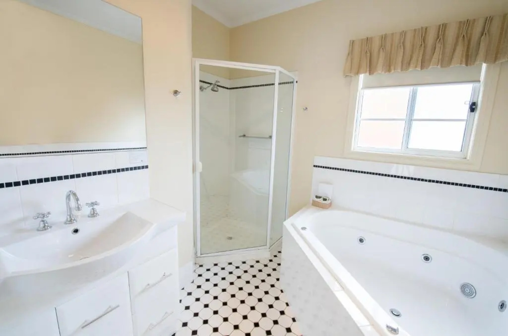 Breakfree Port Pirie