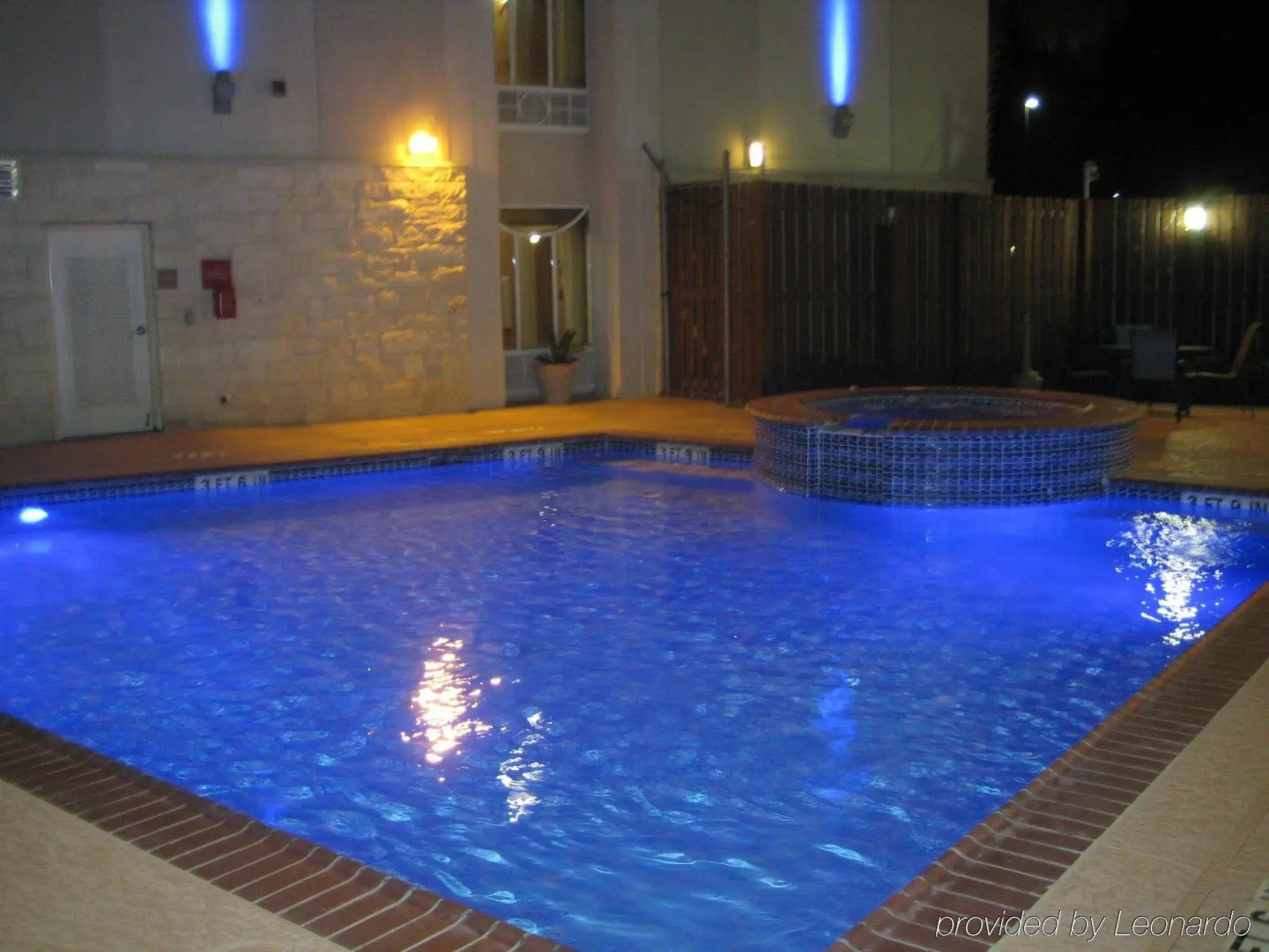 Holiday Inn Express Hotel & Suites Bastrop by IHG