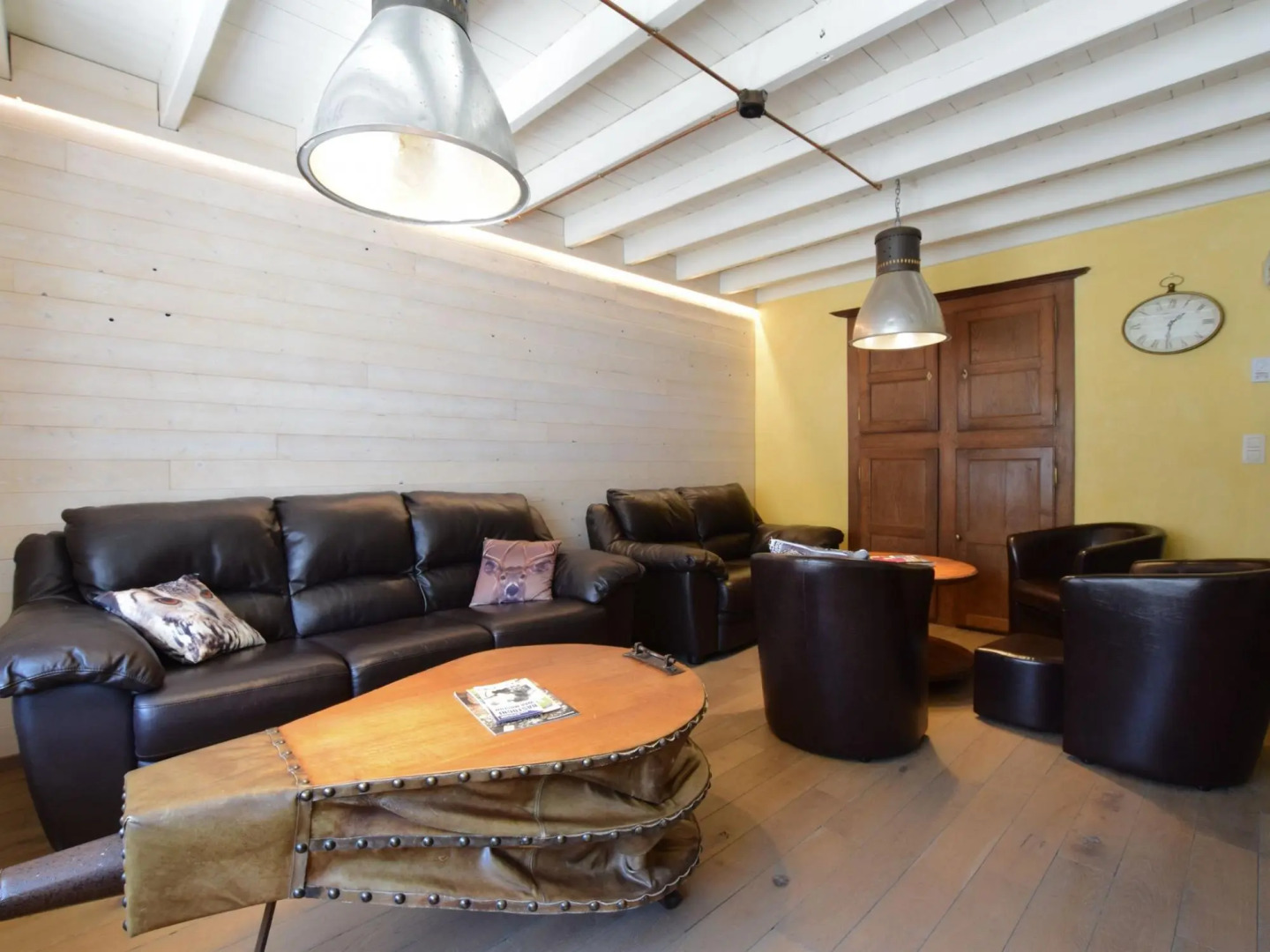 Lavish Holiday Home in Chassepierre With Terrace