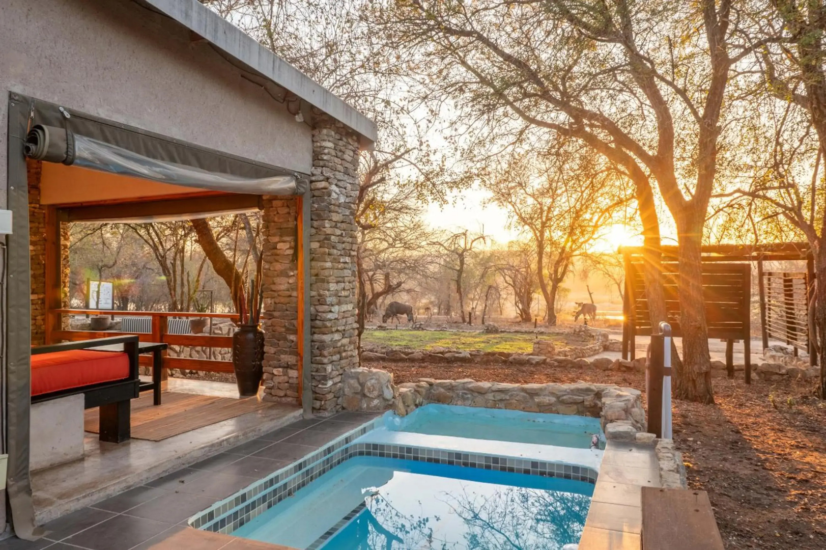 Foxy Crocodile Bush Lodge & Kruger Safari's - No Loadshedding