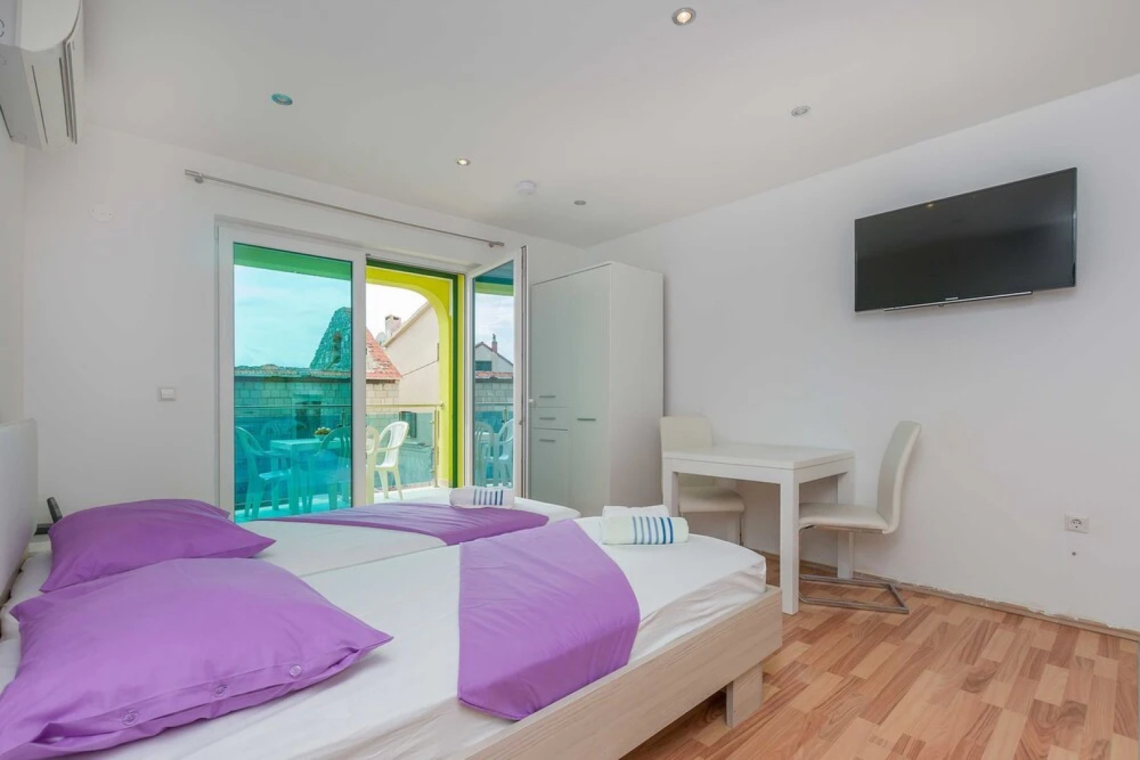 Apartments Road star