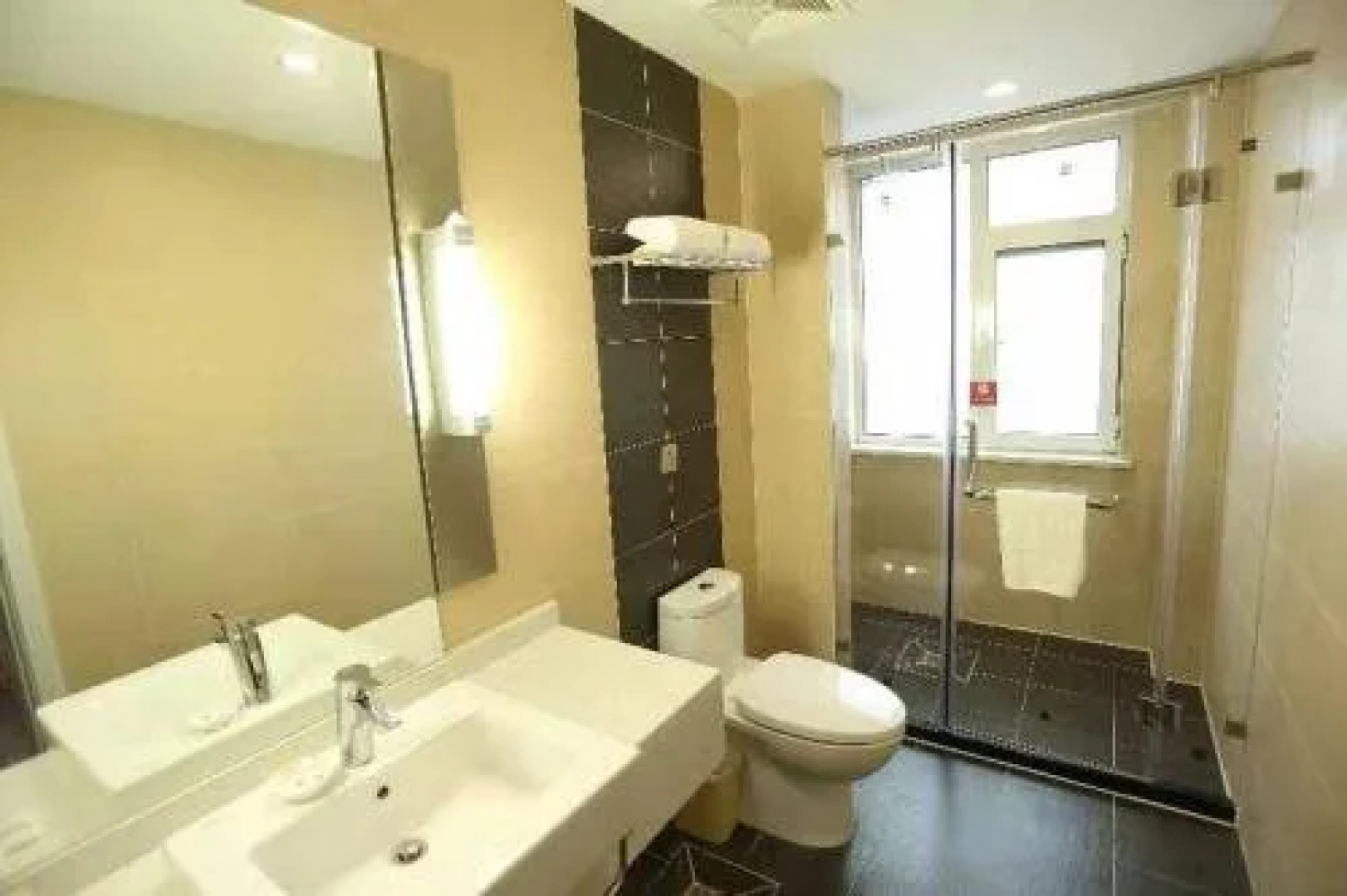 Ibis Jinzhou Yunfei Street