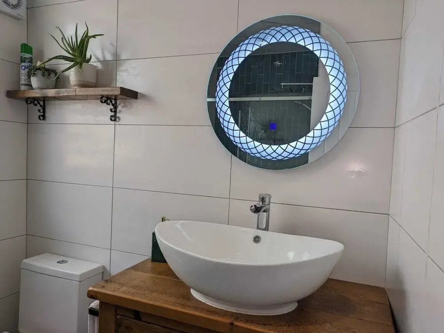 Cozy Cottage Stay - Modern, Cozy, Close to London