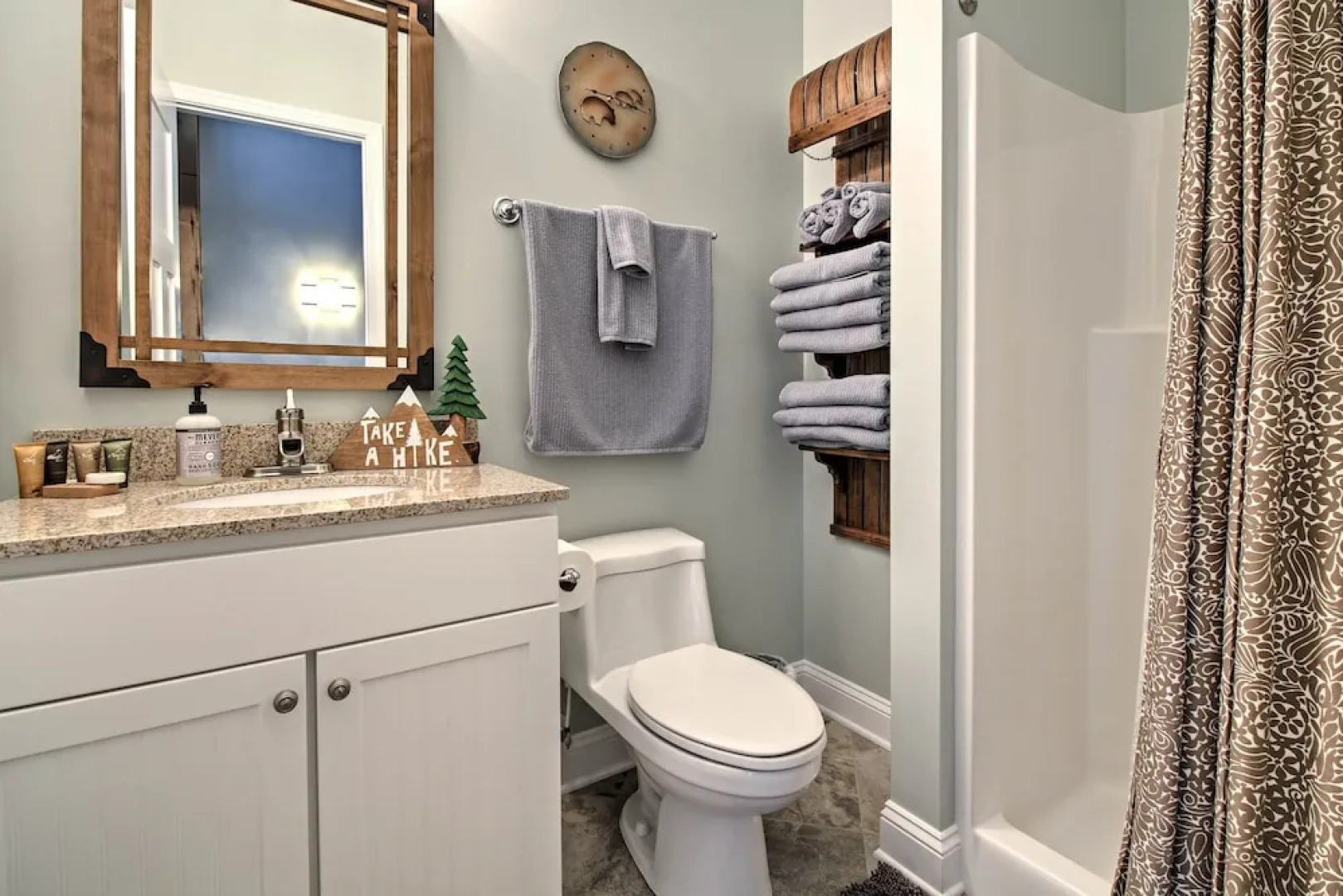 Grand Chalet w/ Hot Tub - Near Wintergreen Resort