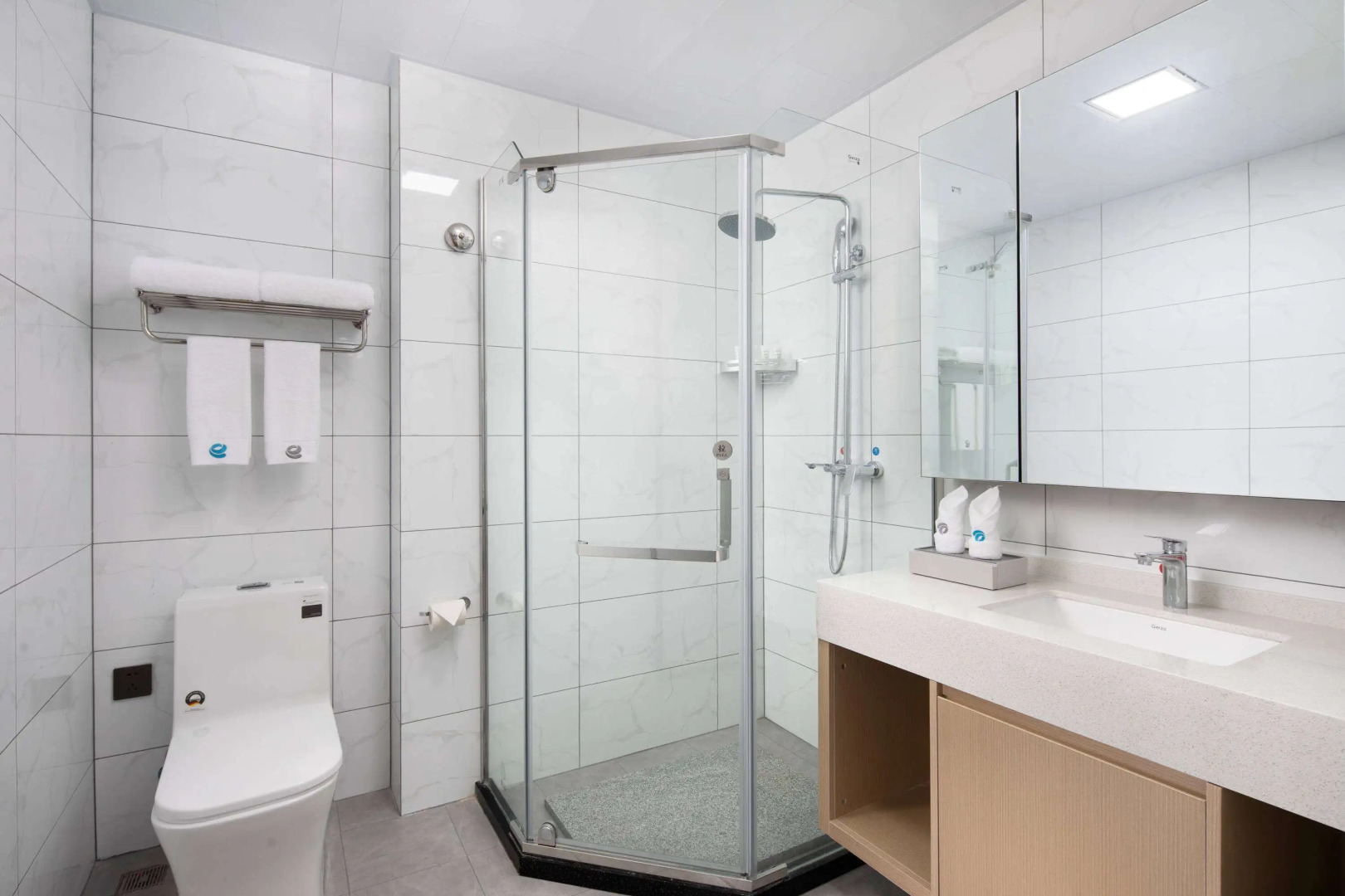 Ramada Encore by Wyndham Jiusuo Downtown