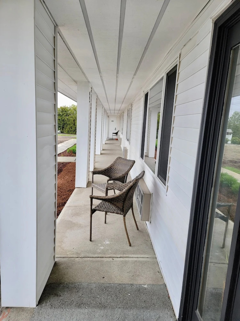 South Side Inn - Burlington