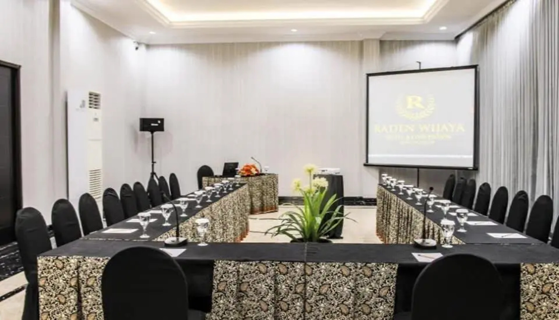 Raden Wijaya Hotel