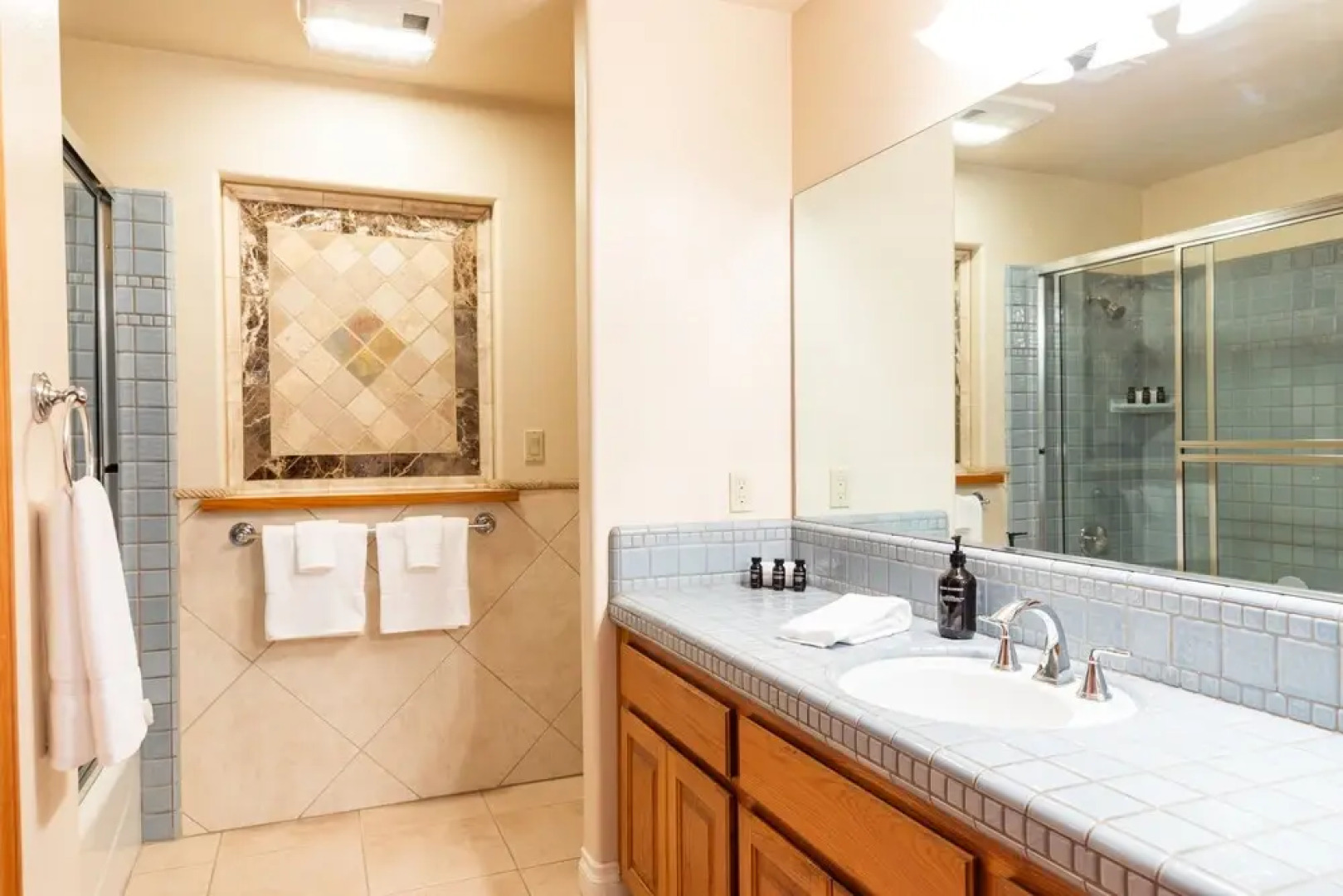 Vineyard View by Avantstay Secluded Estate w/ Incredible Views & Spa