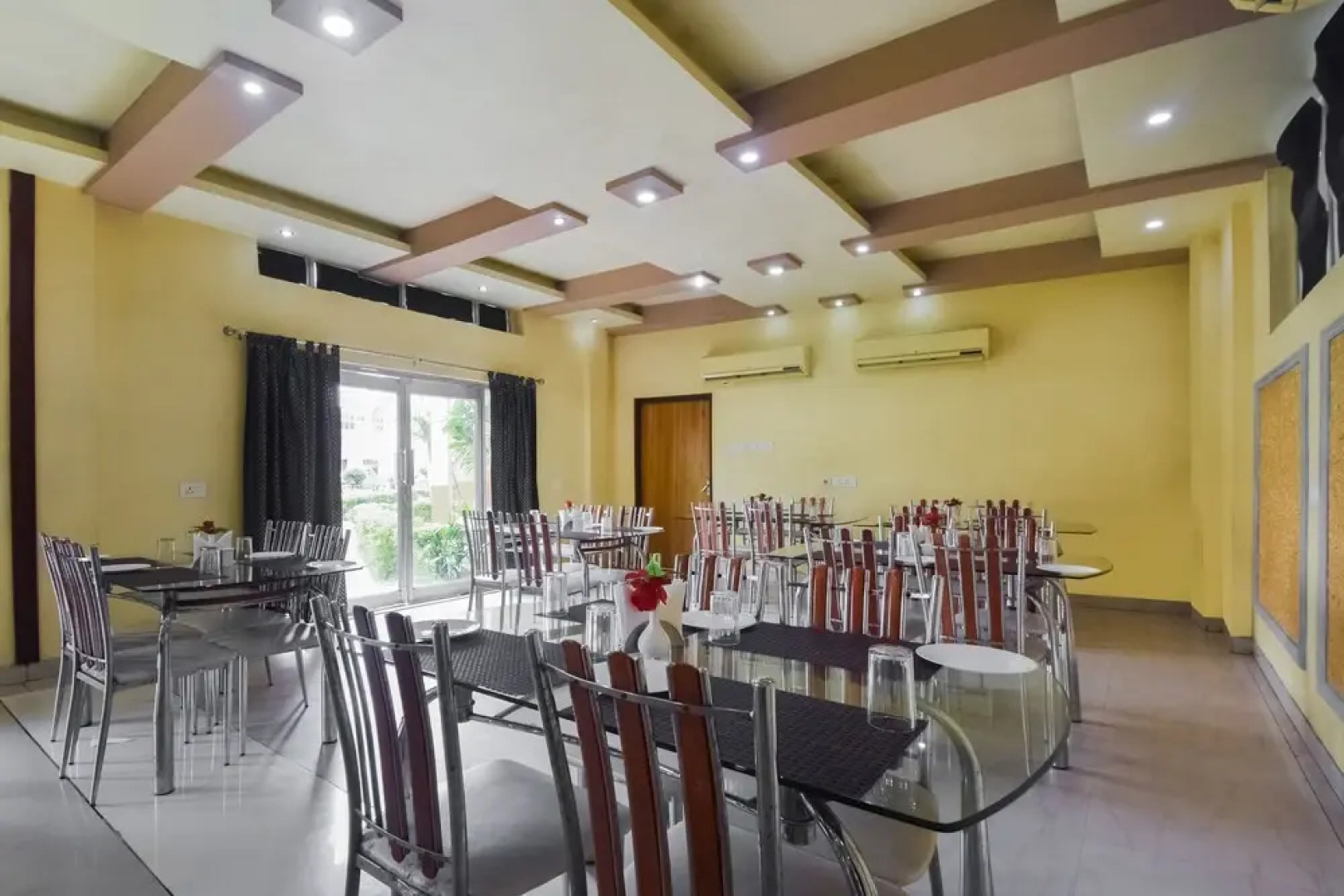 OYO 62127 Ritz Rivera