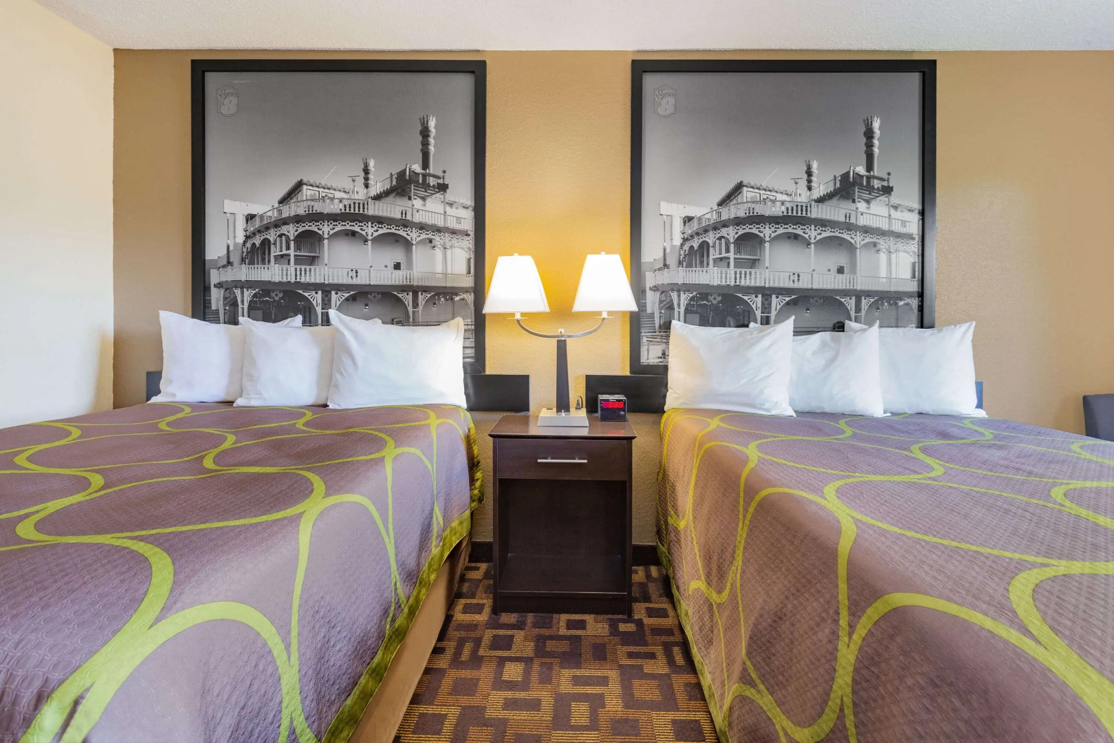 Super 8 By Wyndham Decorah