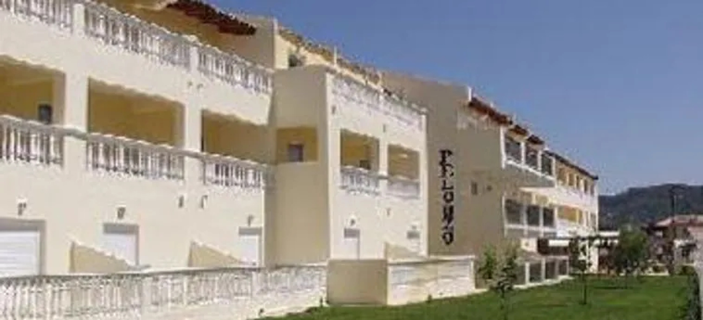 Pelouzo Hotel
