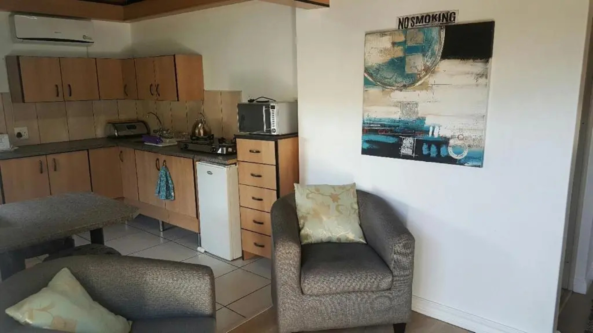 12 on Vaal Drive Guesthouse