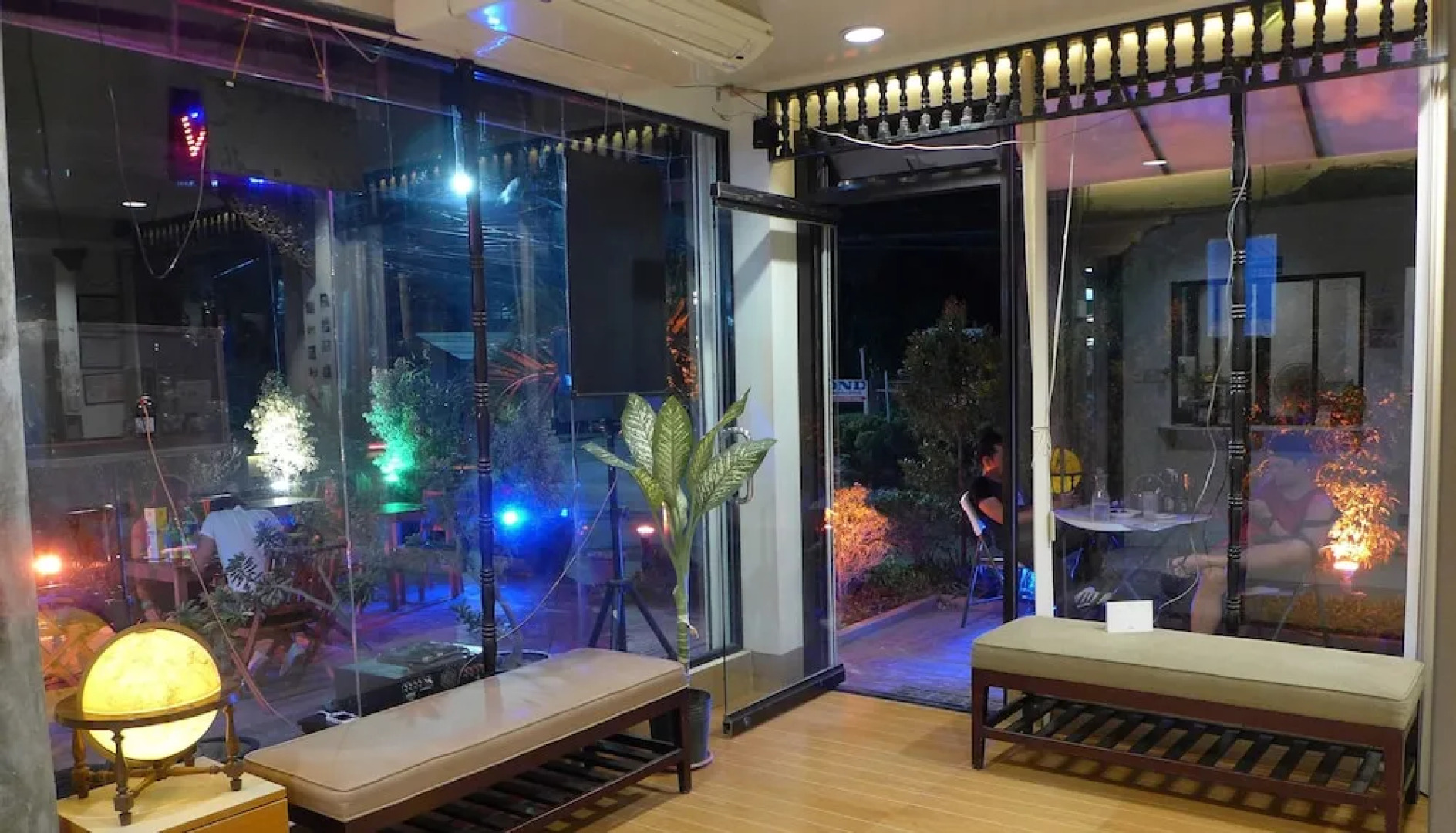 Rozen Suites Paradise