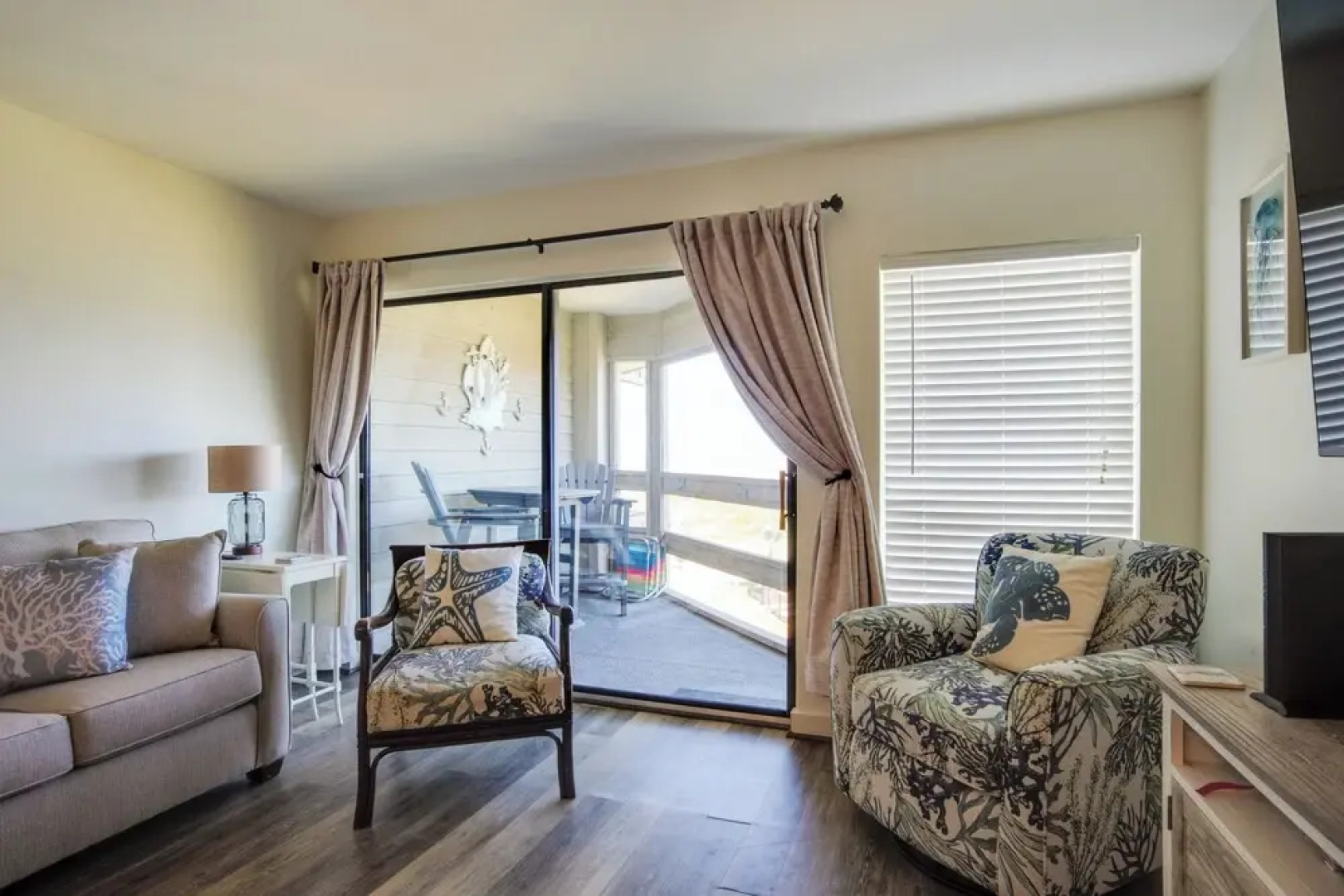 Ocean-view Island Condo w/ Pool: Pets Welcome!