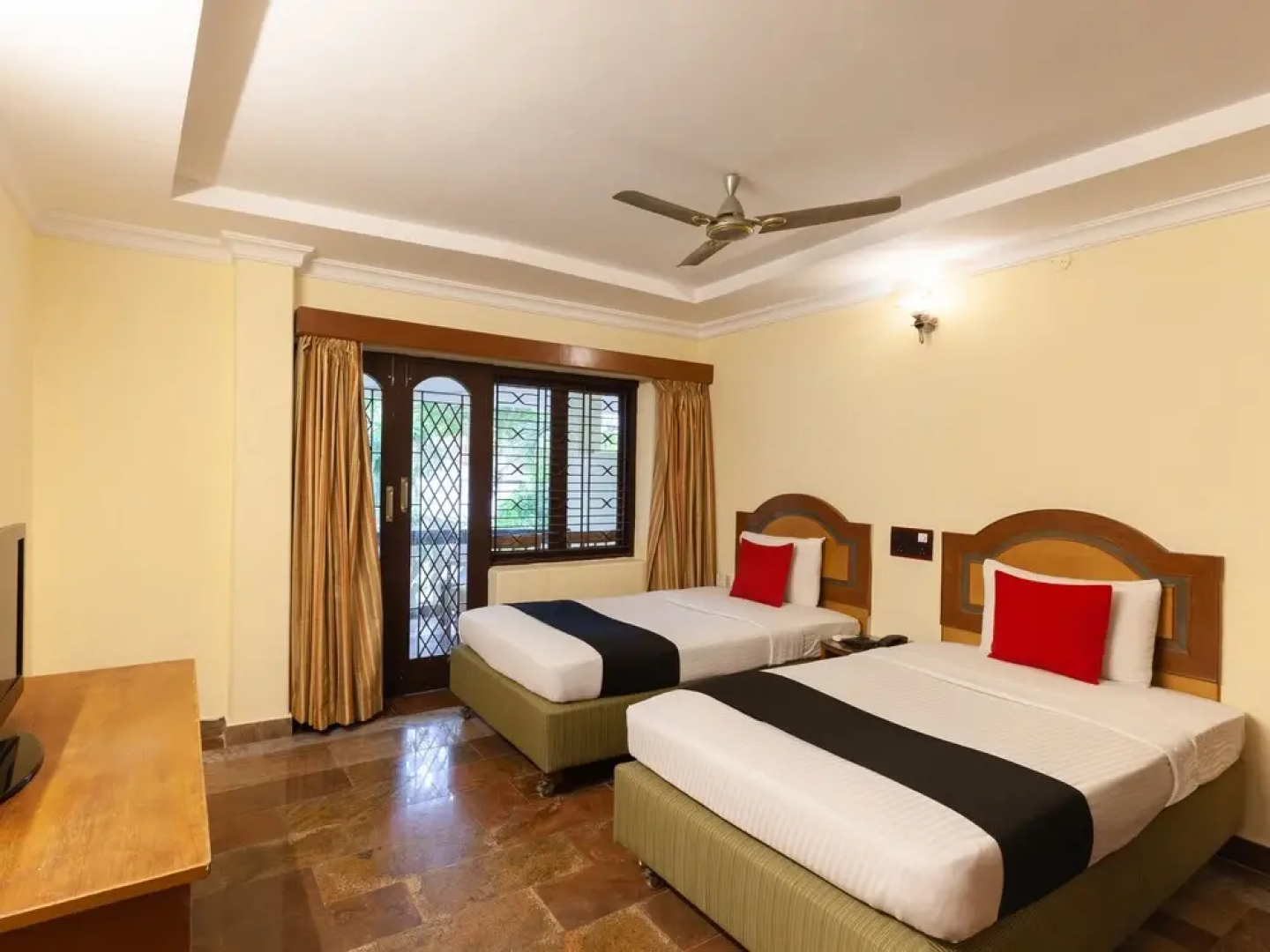 Capital O 40116 Sea Breeze Resort