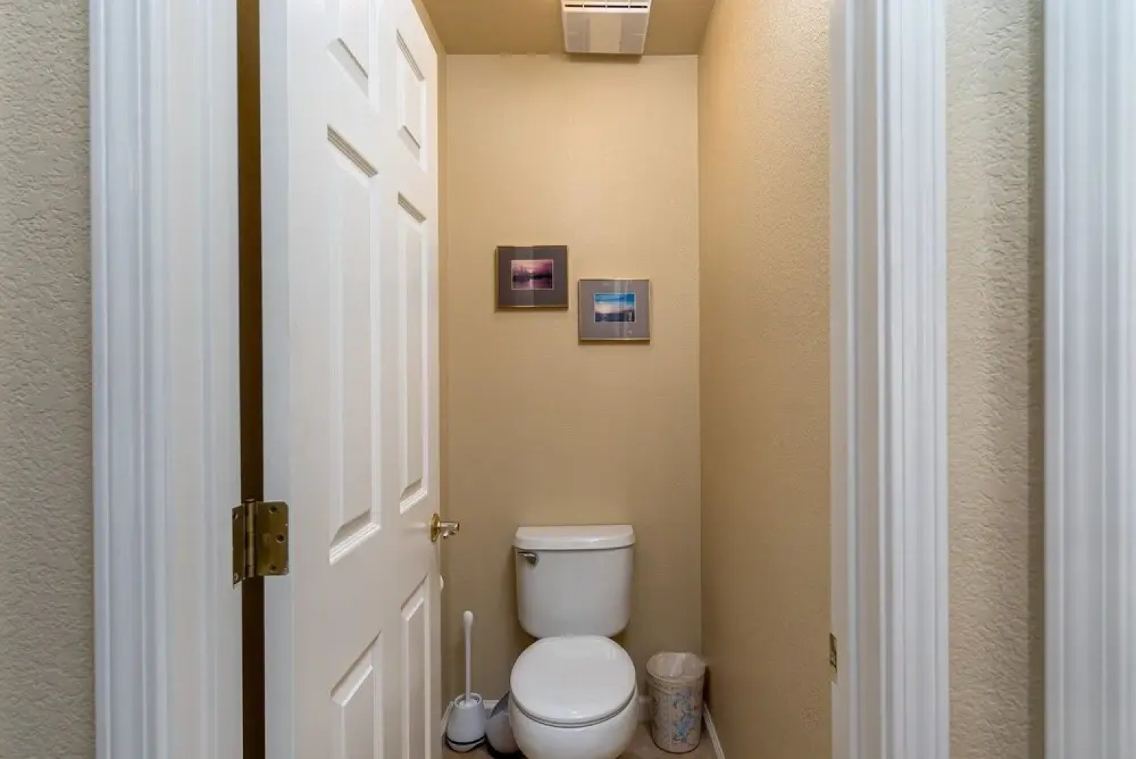 Happy Trails - Updated Home with Cozy Sunroom by Yosemite Region Resorts