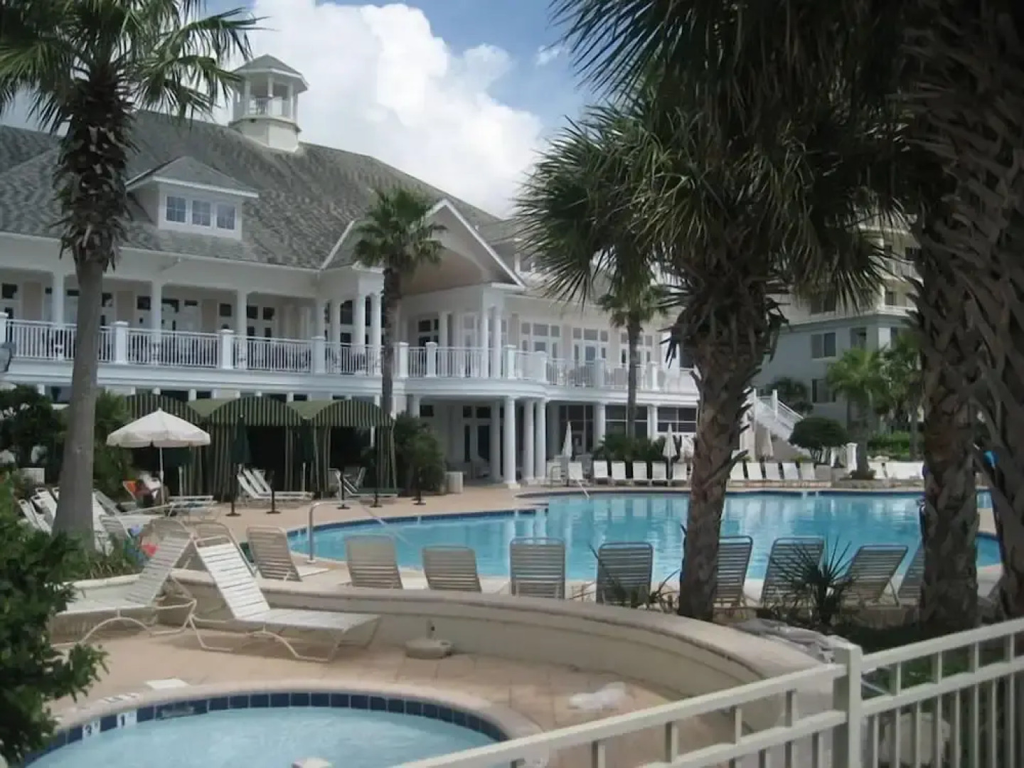 Beach Club Bristol 201 3 Bedroom Condo by RedAwning