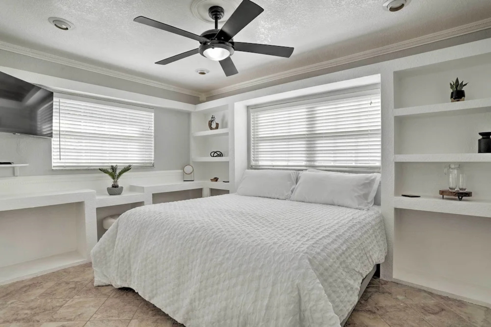 Modern Seminole Home w/ Patio, 3 Mi to Beach!