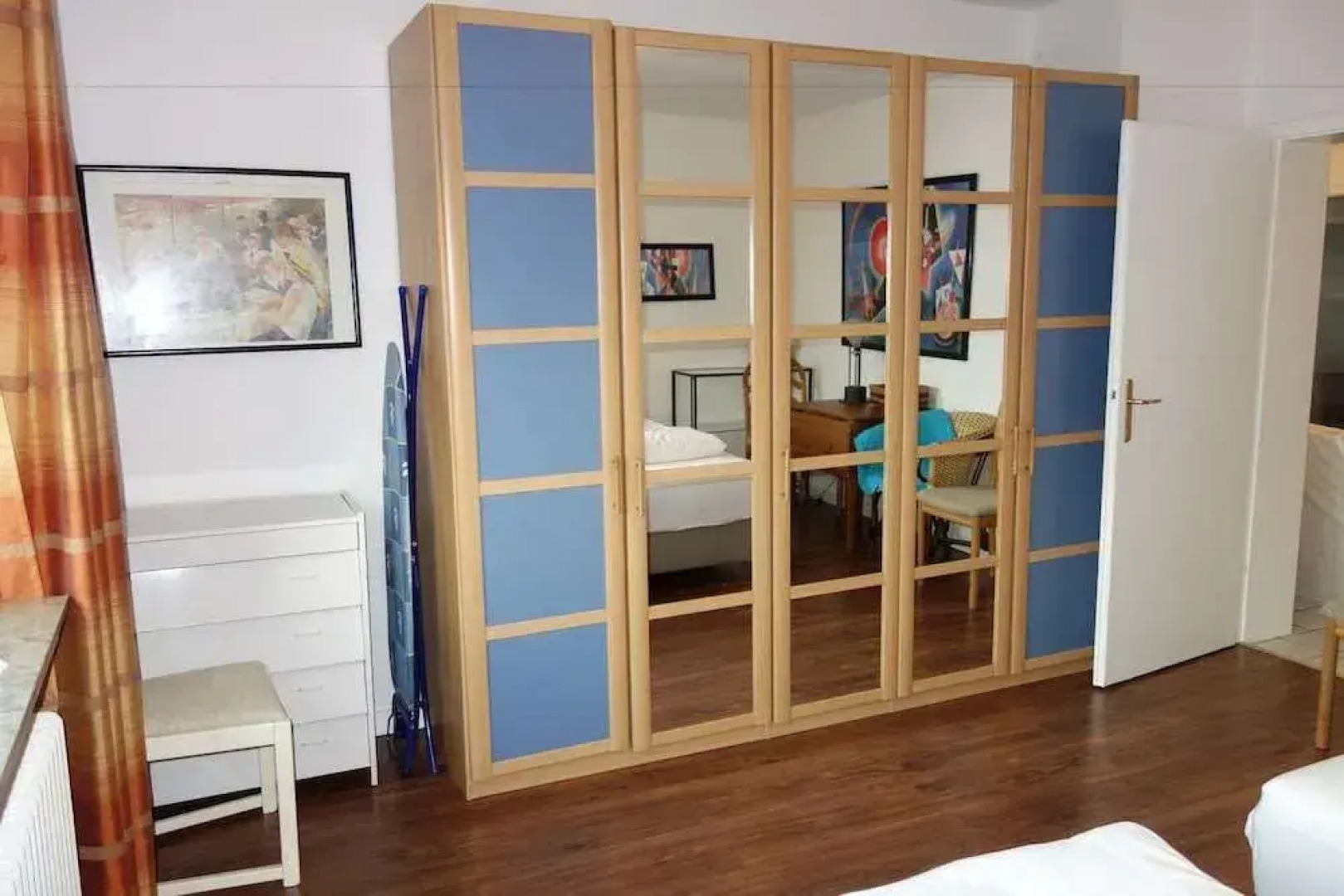 Tolstov-Hotels Large 3 Room Apartment