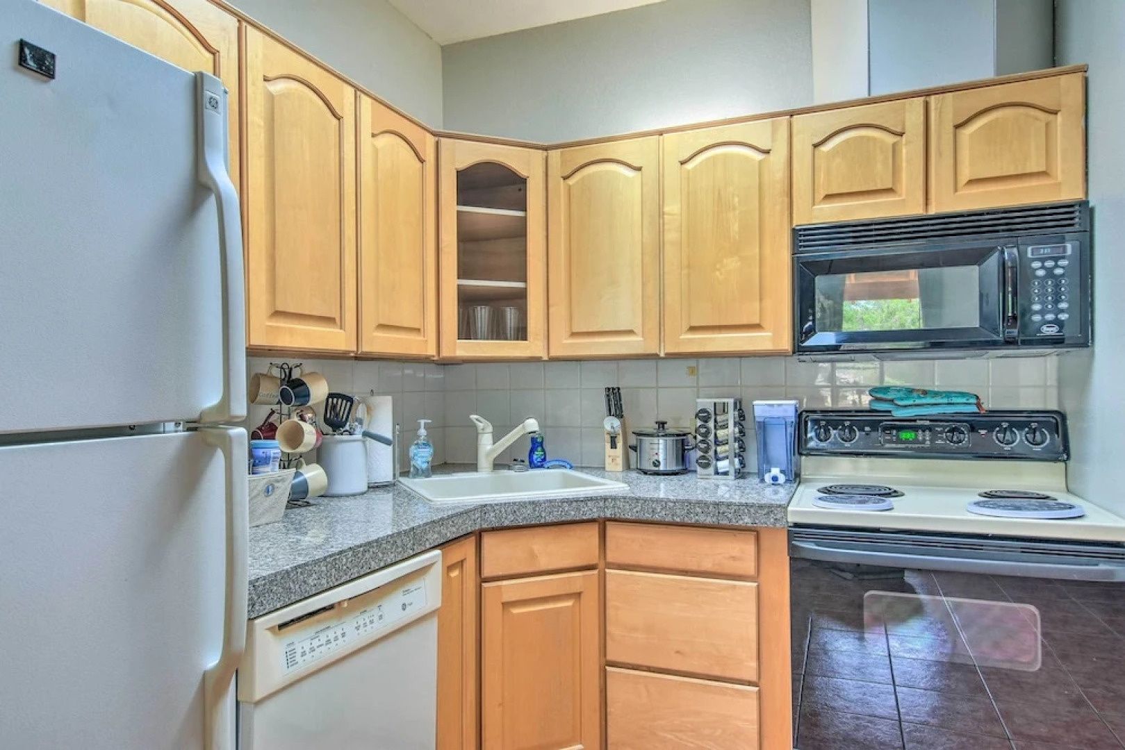 Tranquil Eloy Apartment w/ Oasis Courtyard!