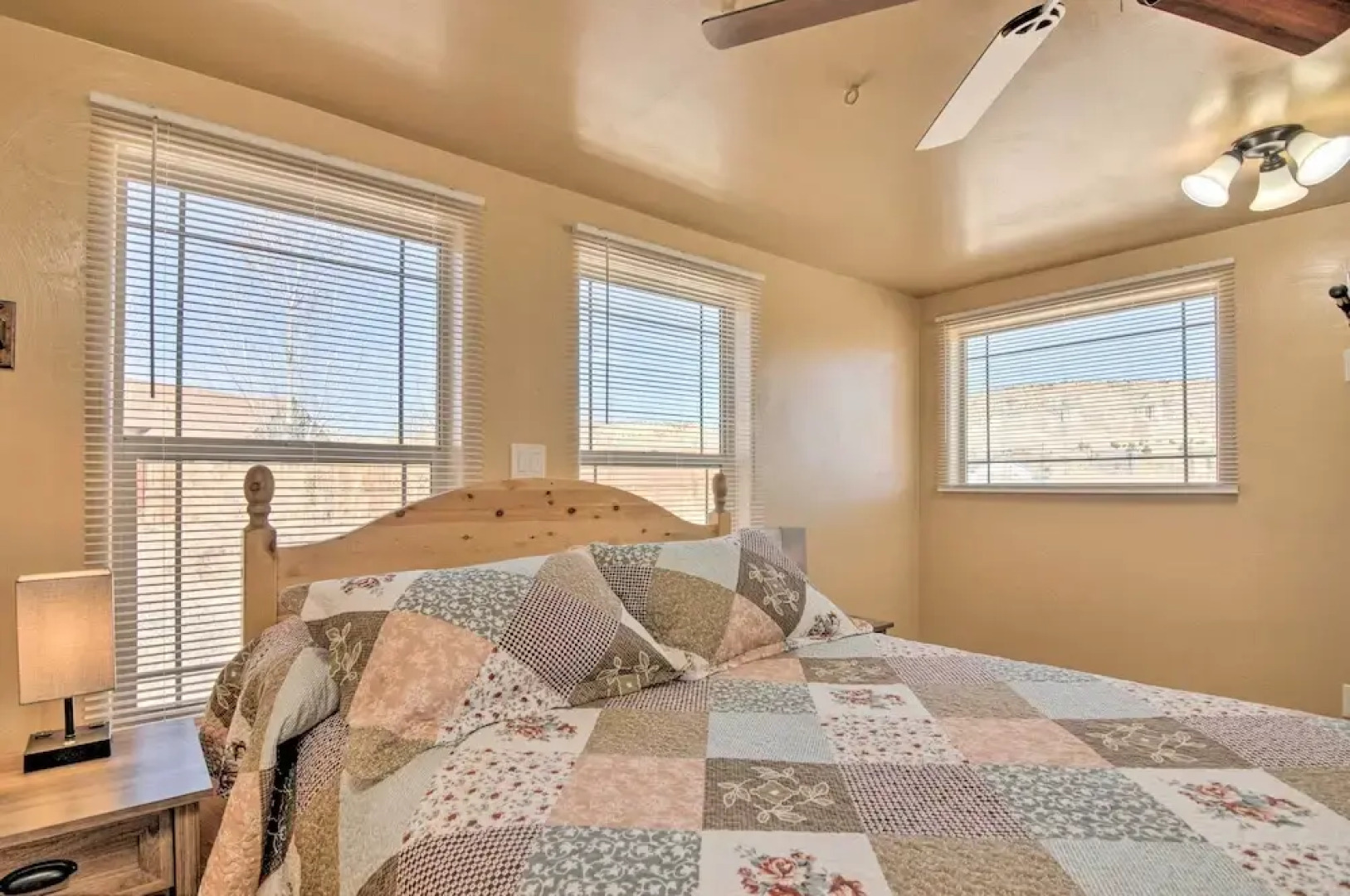 Cozy Home w/ Canyon Views: 2 Mi to Grand Staircase