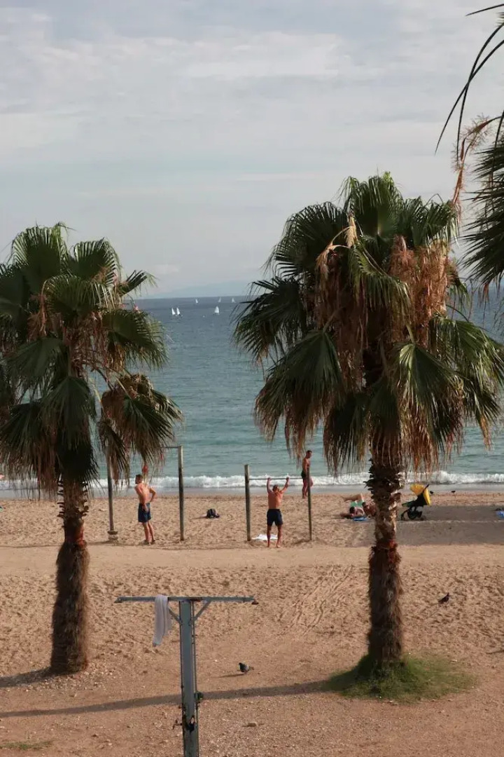 Just a hop away from the beach