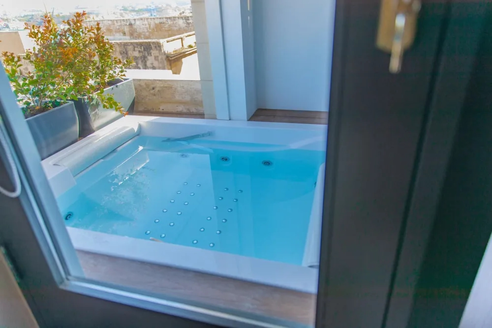 1926 Le Parisot Boutique Suites